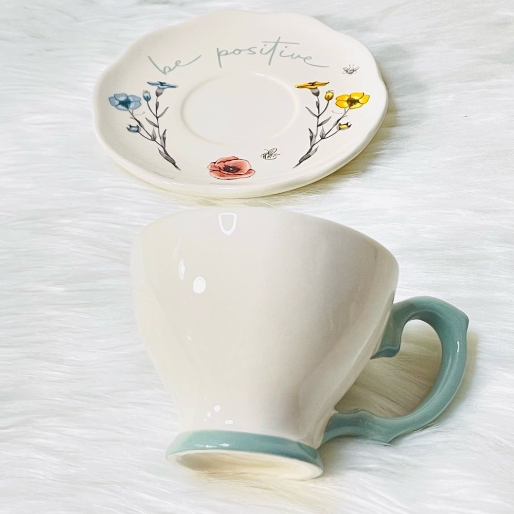 Winnie Pooh Cup & Saucer - Picture 6 of 12